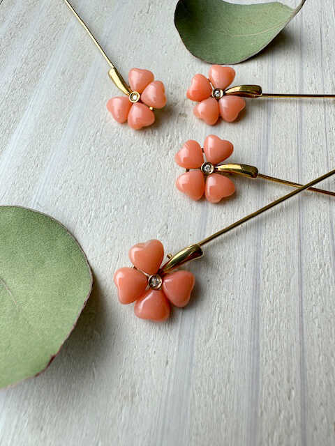 【ふるさと納税】幸運をはこぶ四つ葉のクローバー ピンブローチ 【有限会社米沢サンゴ店】[ATCX058]