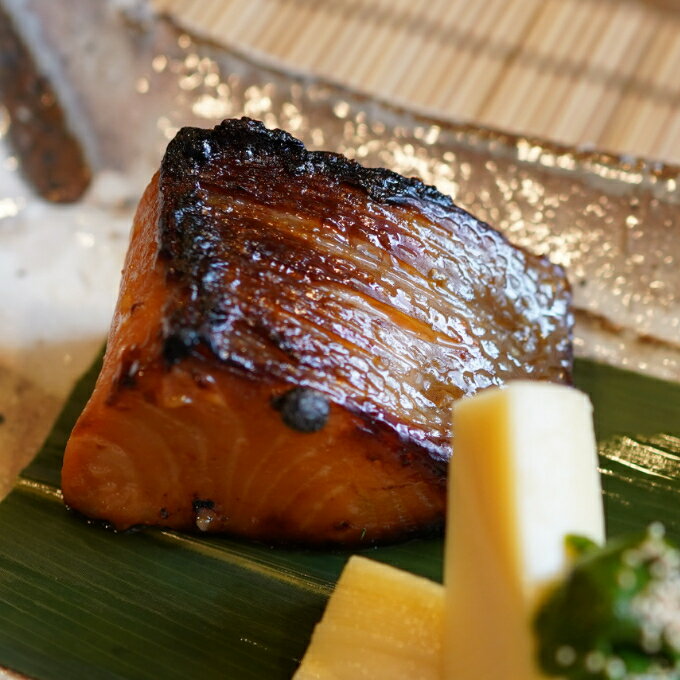 【ふるさと納税】ここにしかない。室戸海洋深層水で育った希少高級食材サツキマス（大家族パック）　約2kg ry025