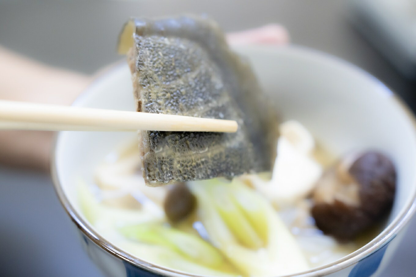 【ふるさと納税】美肌コラーゲンすっぽんスープ 鍋セット（5〜6人前）　高知県安芸市　すっぽんラーメン光福　　手間いらず　スッポン　高級食品　美肌効果　コラーゲン　豊富なアミノ酸　お鍋　雑炊　スープ・ラード付き