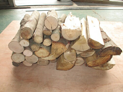 【ふるさと納税】乾燥薪1箱(高知県土佐清水市産) キャンプ・アウトドアに 【AQ-11】通販格安セール情報 楽天 通販