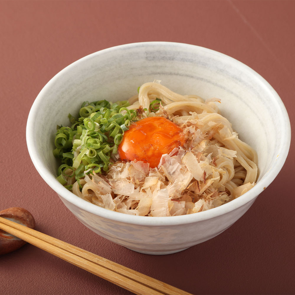 【ふるさと納税】宗田節うどんを楽しむセット（宗田節うどん 200g×4、卵かけご飯専用宗田節 10g、だし醤油用宗田節 20g、宗田節だしつゆ（3倍濃厚）300ml）讃岐うどん さぬきうどん 出汁 乾麺 鰹節 かつお節 常温 配送 高知 故郷納税 ふるさとのうぜい 土佐清水市【R01046】