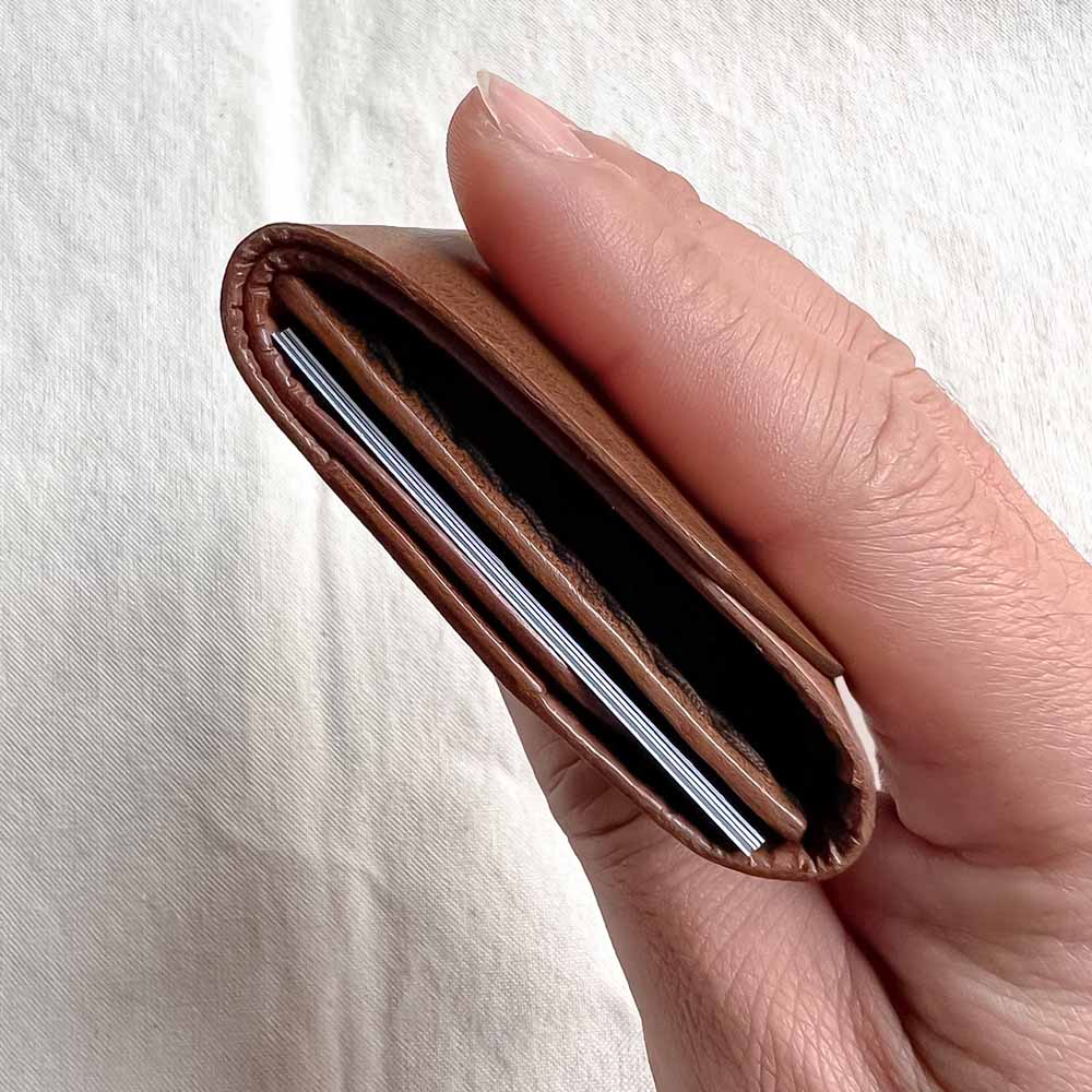 【ふるさと納税】ちょっとの財布（刺繍糸カラー・開く向きが選べる）さいふ サイフ 革小物 革製品 レザー シカ革 鹿革 小物 レザークラフト ウォレット お洒落 ギフト プレゼント 鞣し コインケース 高知県 高知 土佐清水 故郷納税 ふるさとのうぜい 返礼品【R01110】