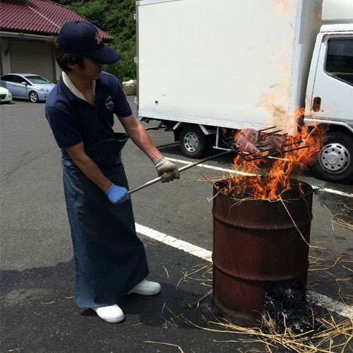 【ふるさと納税】「特選」土佐のわら焼きカツオのタタキ2節　鰹のたたき1節約300g〜400g2本と特製タレと薬味付き。高知と言えばやっぱり鰹