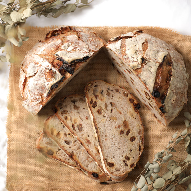 【ふるさと納税】<イチジク入・柑橘ピール入り2種楽しめる限定!贅沢パン4個>高知県 佐川町 カンパーニュ 自家製天然酵母パン レーズン【常温】送料無料