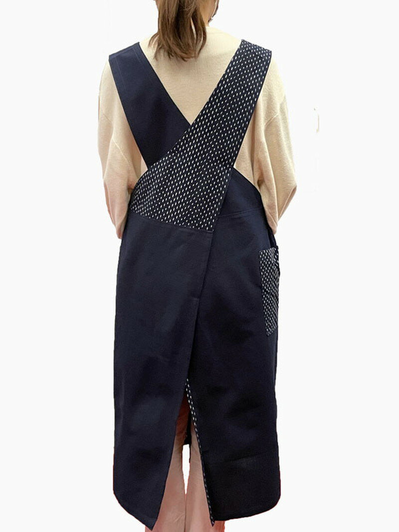 【ふるさと納税】久留米絣 かぶり エプロン フリーサイズ 着丈 110cm 人気 シンプル 紺系 着物 織物 おしゃれ 伝統工芸品 服 衣類 雑貨 日用品 キッチン用品 料理 ファッション 女性用 レディース 日本製 福岡県 久留米市 送料無料
