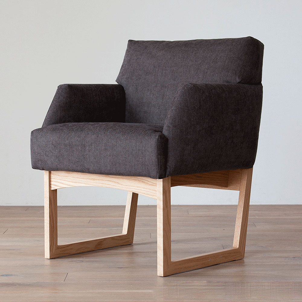 【ふるさと納税】LIBERIA PLUS Arm Chair 張地リコ W67×D64×H80×SH46cm ウォールナット材/オーク材 選べる材質 受注生産 テーブル リビング 椅子 ダイニングチェア チェアー ソファ 机 椅子 家具 インテリア 柳川市 送料無料