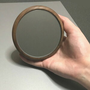 【ふるさと納税】【Face Mirror ウォールナット材+オーク材】ハンドミラー（手鏡）としてもスタンドミラー（卓上）としてもウォールミラーとしてもご使用いただけます＜フェイスミラー＞ プレゼント 父の日 母の日 入学 卒業 就職 退職 MUKU屋 MUFactory