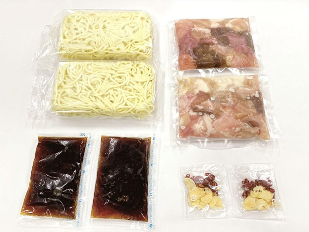 【ふるさと納税】【もつ処兆や】国産 牛もつ鍋セット 4～5人前 醤油味 もつ鍋 ホルモン ホルモン鍋 鍋セット 醤油スープ ちゃんぽん麺 にんにく 唐辛子 福岡 冷凍 送料無料