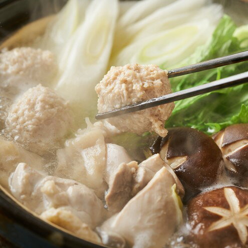 【ふるさと納税】水炊き もつ鍋 ( 醤油 みそ 味2種 ) 食べ比べ セット 各2人前 合計6人前 博多名物 鶏水炊き&モツ鍋 満腹 鍋 牛肉 鶏肉 朝倉市 配送不可：離島 f402281-asakura-10003029 福岡県朝倉市 サンプル画像3