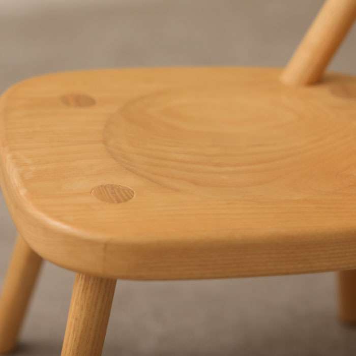 【ふるさと納税】キッズチェア(ホワイトアッシュ)≪糸島≫【answer】お洒落/インテリア/木工家具/クラフト/オリジナル/子供用 [APB017] 94000円 [3]