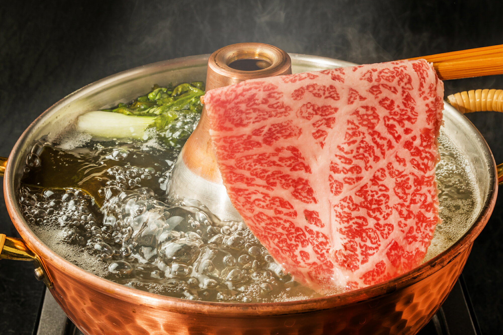 訳アリ![A4〜A5]博多和牛しゃぶしゃぶすき焼き用700g 送料無料 博多和牛 牛肉 名産品 お取り寄せ グルメ しゃぶしゃぶ すき焼き