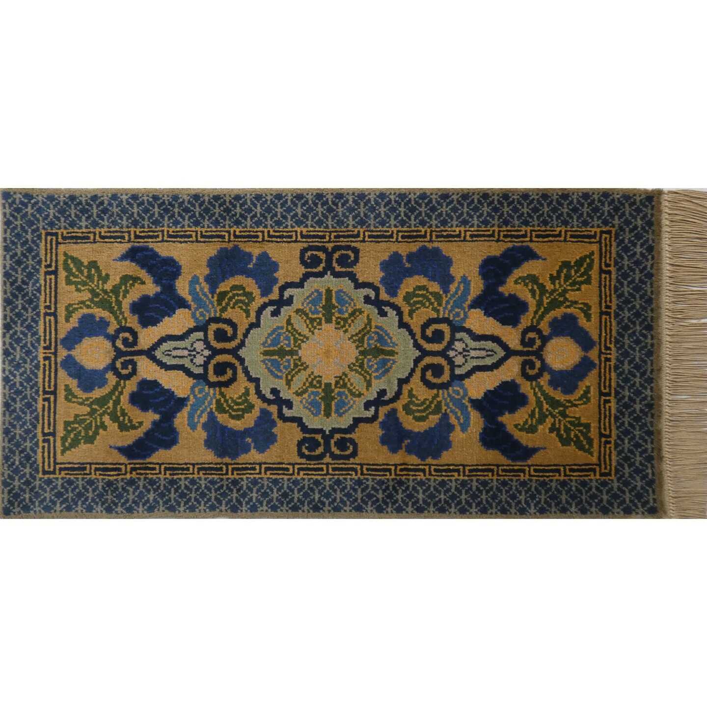 【受注生産】【手織】蟹牡丹文縁七宝（桑色地） 70×140cm、毛足1.8cm / 絨毯 カーペット 敷物 高級 / 佐賀県 / 株式会社鍋島緞通吉島家[41AAAM073]