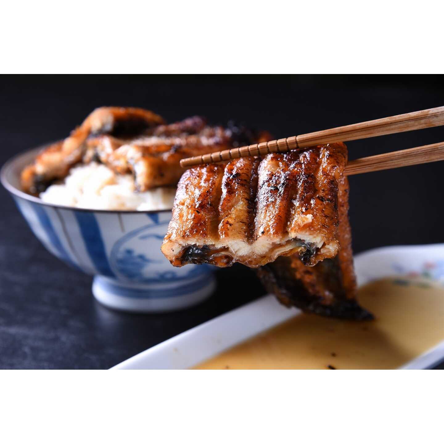 【ふるさと納税】国産 うなぎの蒲焼き 2尾（約140g×2） タレ付き / 鰻 土用丑の日 蒲焼き / 佐賀県 / 株式会社森うなぎ屋[41AIAE002] f410004-saga-10002729 佐賀県 サンプル画像3