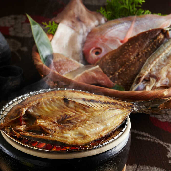 【ふるさと納税】玄界灘の恵 干物8種盛りセット / 連子鯛 アジ カマス ムツ カツオ ブリ イカ / 佐賀県 / 丸福水産 [41AOCS009]