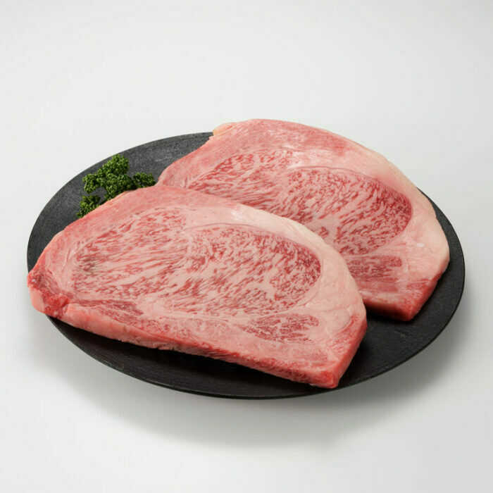 【ふるさと納税】佐賀牛特選上ロースステーキ 計600g（300g×2枚） / 牛肉 ステーキ 特産品 BBQ おかず / 佐賀県 / マルフクフーズ[41AOCS080] f410004-saga-10001787 佐賀県 サンプル画像2