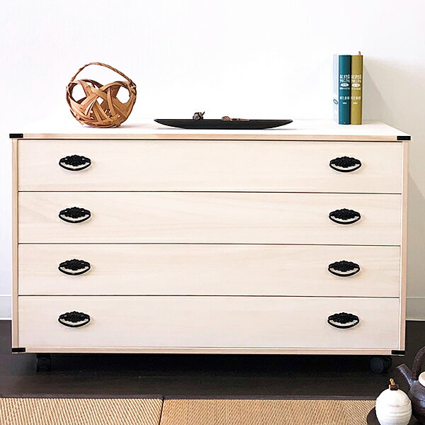 【ふるさと納税】桐たんす キャスター付4段チェスト：C149-004のサムネイル