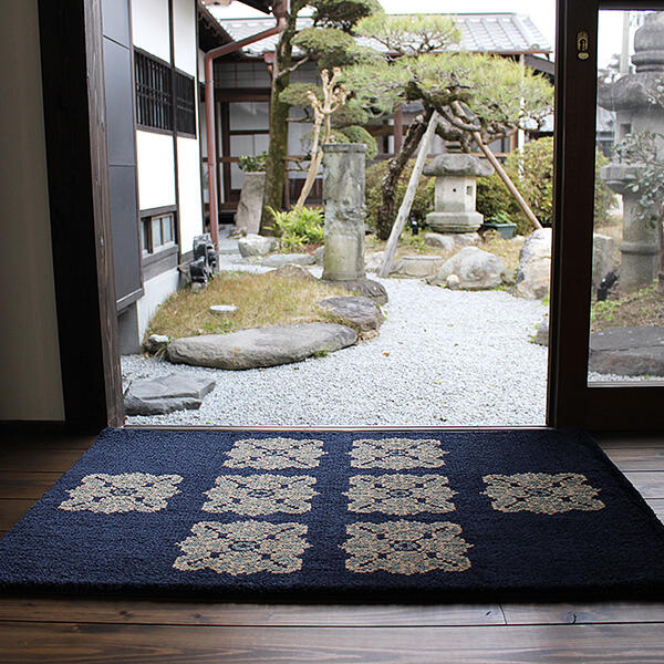 【ふるさと納税】鍋島緞通【手織り】60×90cm 牡丹文花十字文様：C743-001