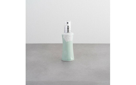【ふるさと納税】青磁椿彫りスレンダー　化粧水ボトル【花しずく】 H808