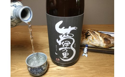 夢伊万里 純米酒 一升瓶