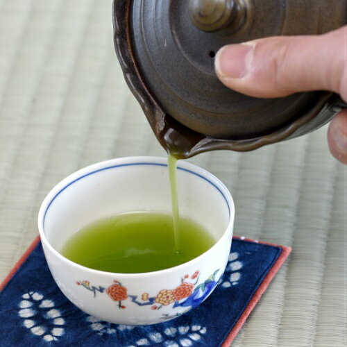 【ふるさと納税】八女茶「極上煎茶」2本・九州銘茶「特上煎茶」八重2本飲み比べセット 【佐賀県産 銘茶 嬉野茶 知覧茶 まろやか コク 香り お徳用】(H047101)