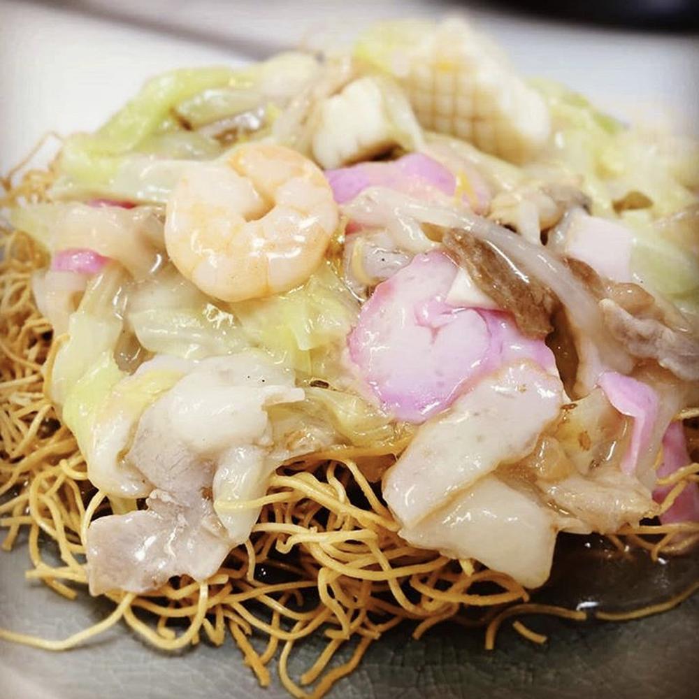 【ふるさと納税】【年3回定期便】老舗の 長崎皿うどん麺 2人前×4袋×3回 計24人前 スープ付き 皿うどん 麺 麺類 国産 常温 九州 長崎県 長崎市 送料無料