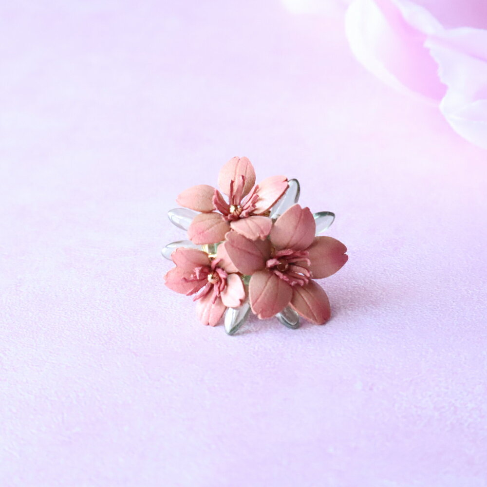 【ふるさと納税】桜 革花タックピン ピンバッジ ピンク 春レザーアクセサリー 2024 タックピン 花 フラワー モチーフ 牛革 革 レディース ハンドメイド 贈り物 プレゼント 送料無料