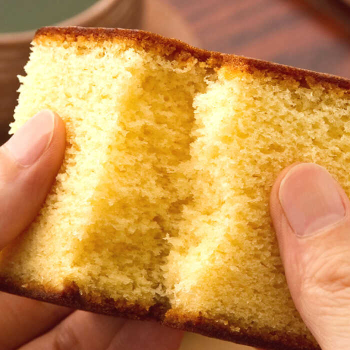 【ふるさと納税】カステラ個包装BOX21個（幸せの黄色いカステラ7個、幸せの抹茶カステラ7個、幸せのいちごカステラ7個）【長崎心泉堂】[OBS007]