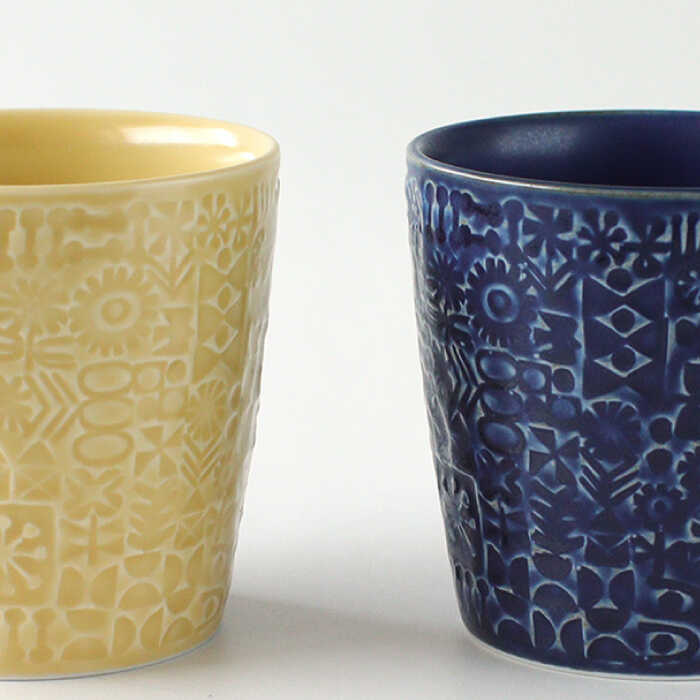 【ふるさと納税】【波佐見焼】PATTERNED CUP ペア2色セット yellow + cobalt blue【BIRDS’ WORDS】 [CF034]