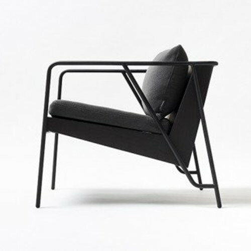 【ふるさと納税】【FIL】MASS Series Lounge Chair-SUMI LIMITED- インテリア 家具 椅子 チェア 背もたれ 肘掛 クッション 木製 無垢材 炭 小国杉 受注生産 おしゃれ リビング ダイニング ギフト 限定 阿蘇 南小国町