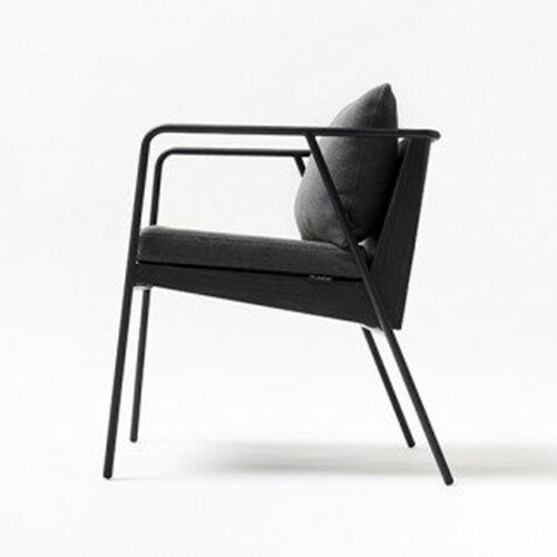 MASS Series Dining Chair-SUMI LIMITED- インテリア 家具 椅子 チェア 背もたれ 肘掛 クッション 木製 無垢材 炭 小国杉 受注生産 おしゃれ リビング ダイニング ギフト 限定 阿蘇 南小国町