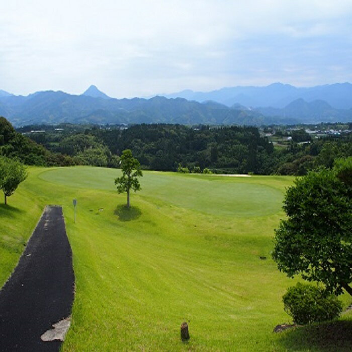 楽天熊本県甲佐町【ふるさと納税】「熊本南カントリークラブ」ゴルフプレイ券（1,000点分×30枚）