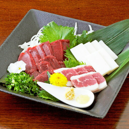 【ふるさと納税】熊本 馬刺し 3種盛り 約150g (赤身・コーネ・フタエゴ 各約50g×1) 馬 馬肉 桜肉 食べ比べ セット 低カロリー 栄養豊富 ヘルシーミート 低脂質 生姜醤油付き 熊本県 湯前町 送料無料 【ふるさと納税】熊本 馬刺し 3種盛り 約150g (赤身・コーネ・フタエゴ 各約50g×1) 馬 馬肉 桜肉 食べ比べ セット 低カロリー 栄養豊富 ヘルシーミート 低脂質 生姜醤油付き 熊本県 湯前町 送料無料