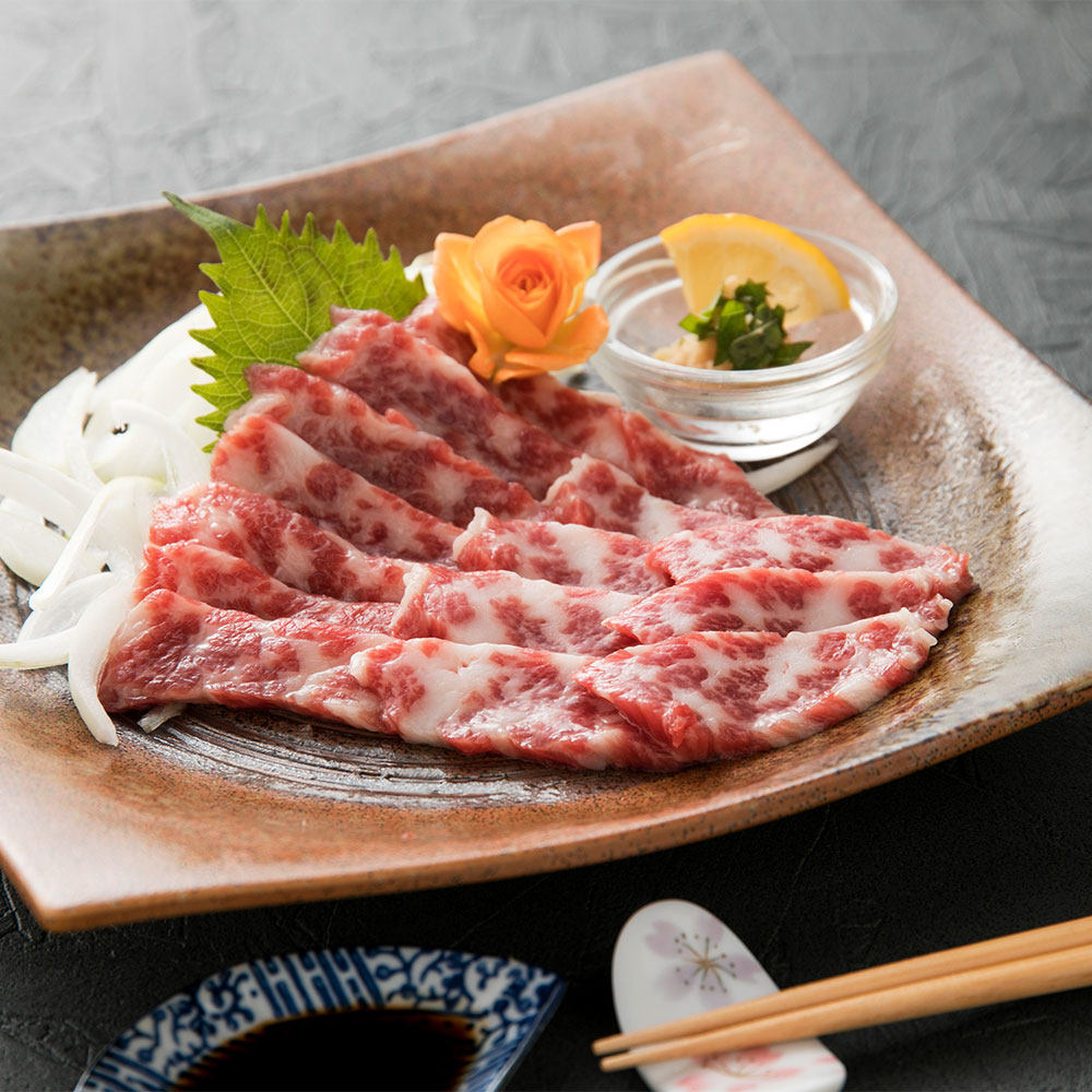 特上 トロ 馬刺し スライス 約200g(約100g×2) 馬刺し 馬 桜肉 霜降り トロ 馬刺し 刺身 スライス 真空パック 簡単 調理 国産 熊本県 水上村 送料無料