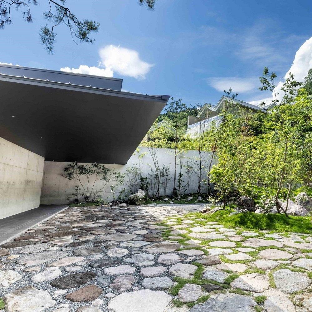 【ふるさと納税】ENOWA ご宿泊招待券（1泊2食付）Villa stay　【GW、お盆、年末年始等ご利用不可日有】＜2023年6月8日開業＞ | 大分県 由布市 九州 支援 エノワ 宿泊券 旅行券 宿泊 旅行 トラベルクーポン チケット ペア 観光 ホテル 旅 温泉 湯布院 由布院