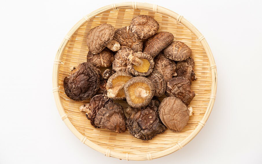 【ふるさと納税】【訳あり】【選べる容量】国東産不揃いしいたけ 香信 約400g 約500g 国産 肉厚 国東産 九州 乾燥椎茸 乾し椎茸 原木 原木椎茸 食材 お取り寄せ グルメ 大分県 送料無料