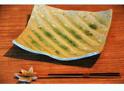 食卓をおしゃれに!高級感漂うしのぎ角皿・通