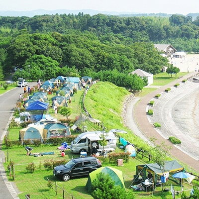 【ふるさと納税】【キャンプ場で遊ぼう!】糸ヶ浜海浜公園オートキャンプ場1泊券(1区画分)【1089435】