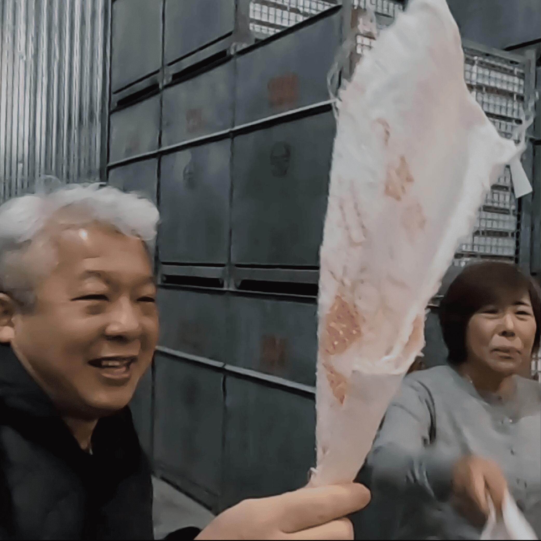 【ふるさと納税】鰹節製造工場見学体験(郷土飲料「茶ぶし」手作り体験付き) (1名様分) 工場見学 体験 鰹節 かつお節 かつおぶし 試飲 試食 本枯節 本枯本節 指宿 鹿児島 観光 旅行 鹿児島県 指宿 【NPO法人指宿観光&体験の会】 3