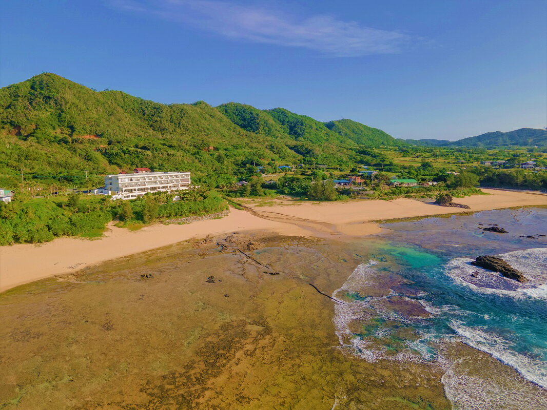 【ふるさと納税】ホテル ティダムーン 宿泊券 ペア チケット 2名 旅行 旅行券 奄美大島 離島 1泊 朝食 オーシャンビュー 大島紬 美術館 資料館 送料無料その2