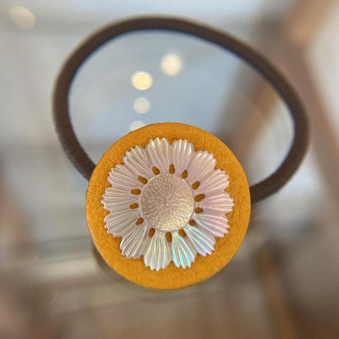 【ふるさと納税】夜光貝・石蕗の花ヘアゴム(黄)