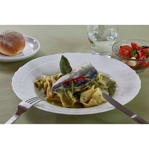 【ふるさと納税】<屋久島パスタラボ>屋久島産バジルとにんにくのジェノベーゼ 飛び魚のコンフィ添え<一人前> 【ふるさと納税】<屋久島パスタラボ>屋久島産バジルとにんにくのジェノベーゼ 飛び魚のコンフィ添え<一人前>