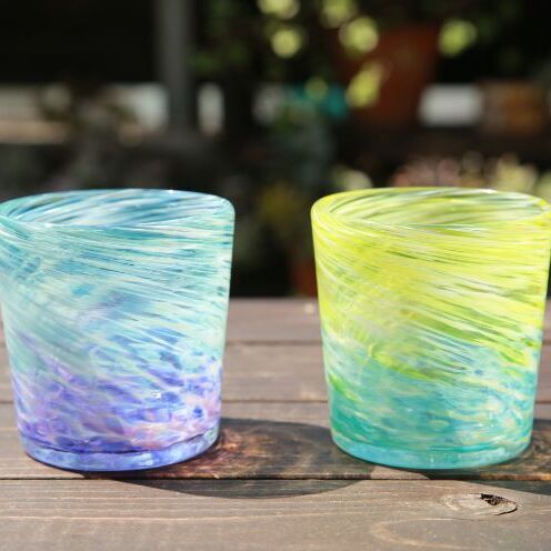 【ふるさと納税】【ガラス工房雫】深海ロックグラス　エメラルド・紫2個セット