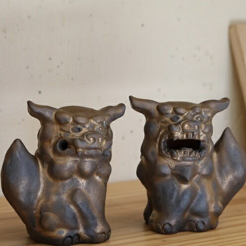 [datta.沖縄南の島陶芸工房]モダンシーサー[燻し金色]