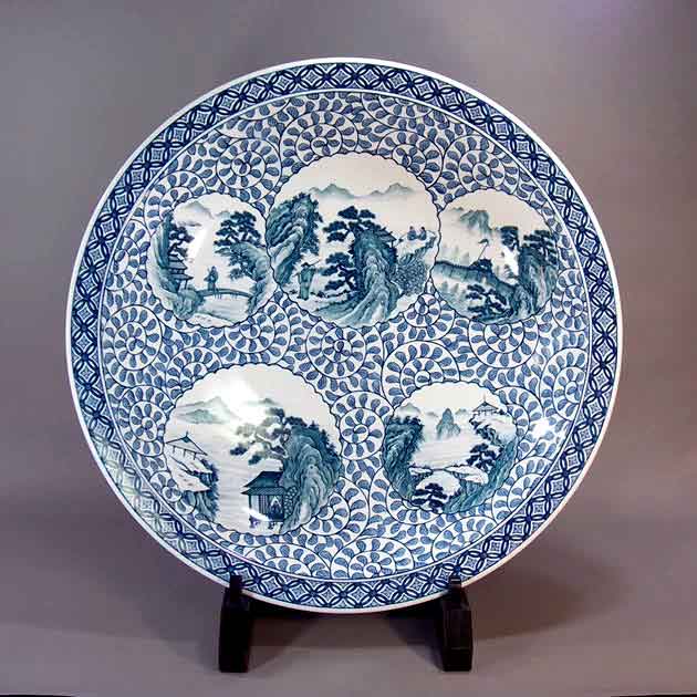 有田焼美術品染付唐草割山水絵飾り大皿陶芸作家 藤井錦彩 作(径61cm)
