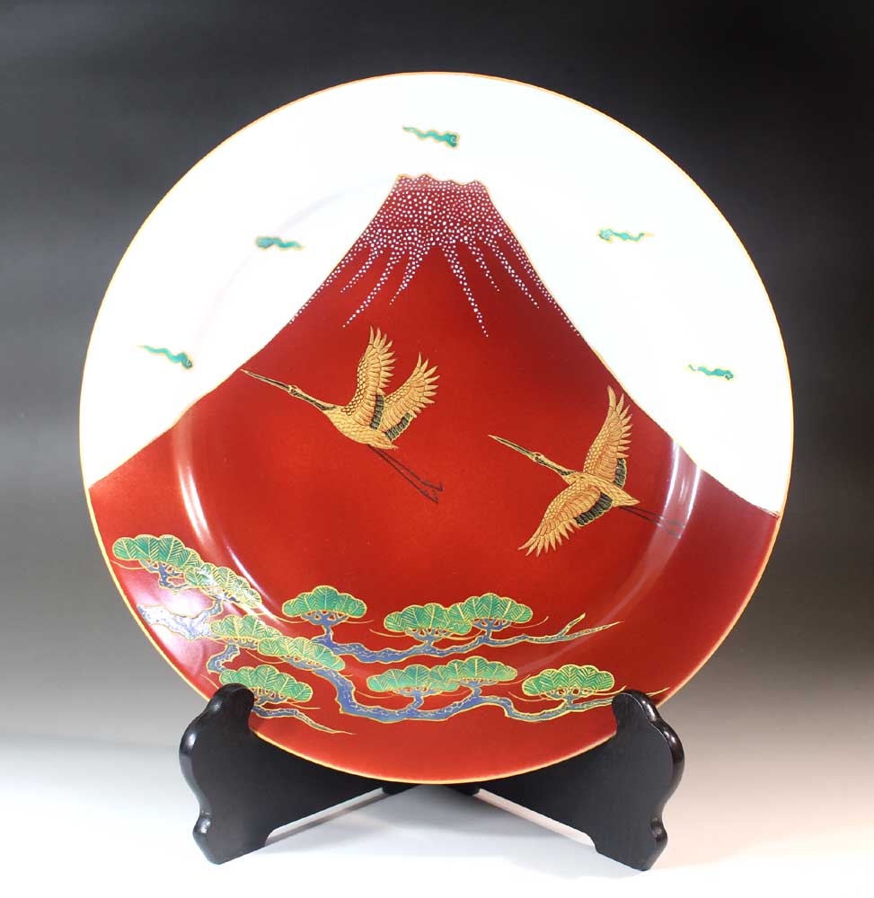 有田焼・縁起物吉祥文様 辰砂釉金彩吉祥赤富士山松鶴絵飾り大皿陶芸作家 藤井錦彩 作(径36.1cm)