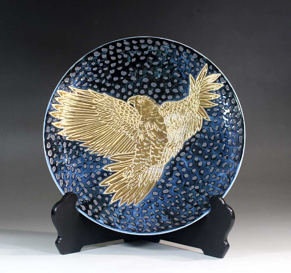 有田焼美術品鉄釉金彩鷹絵飾り大皿陶芸作家 藤井錦彩 作(径30.5cm)