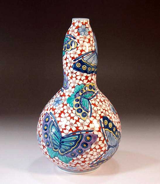 有田焼・伝統工芸・総手描き染錦桜蝶絵飾り花瓶陶芸作家 藤井錦彩 作 [2]