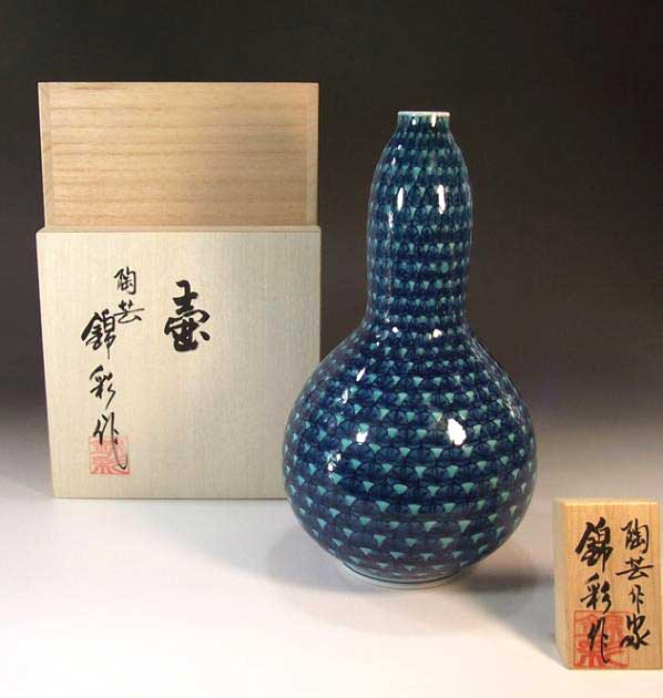 有田焼・伝統工芸・総手描き染錦青海波文様飾り花瓶陶芸作家 藤井錦彩 作