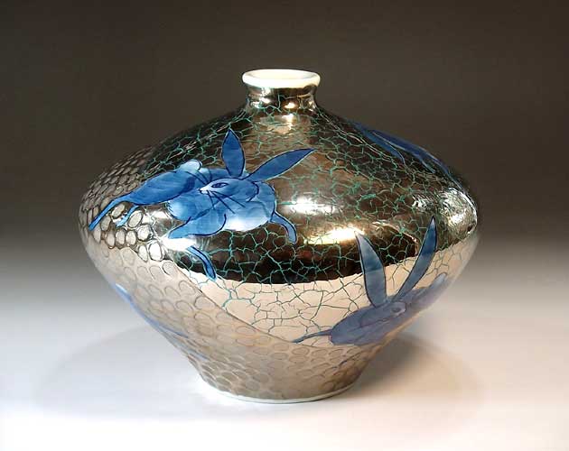 有田焼・伝統工芸・総手描き染錦緑地プラチナ彩兎絵飾り花瓶陶芸作家 藤井錦彩 作