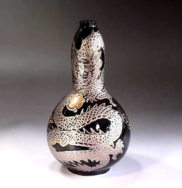 有田焼・伝統工芸・総手描き天目釉金プラチナ彩龍絵飾り花瓶陶芸作家 藤井錦彩 作